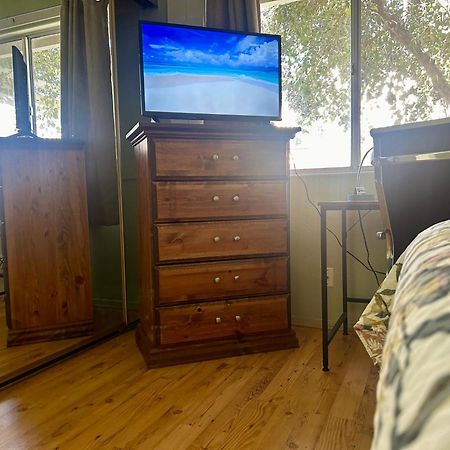 Vineyard Vista Suite With Tv And Private Bathroom Hemet Buitenkant foto