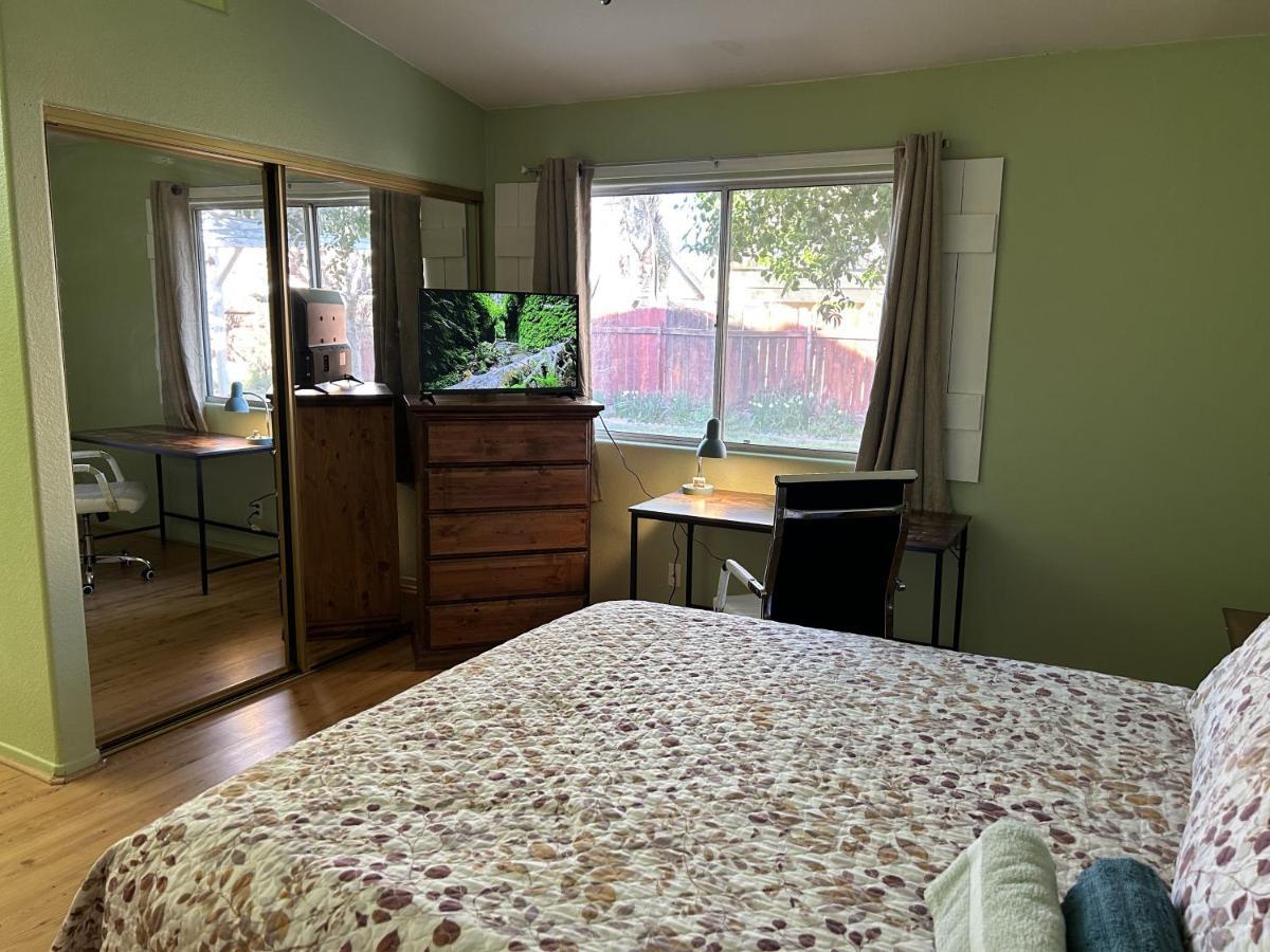 Vineyard Vista Suite With Tv And Private Bathroom Hemet Buitenkant foto