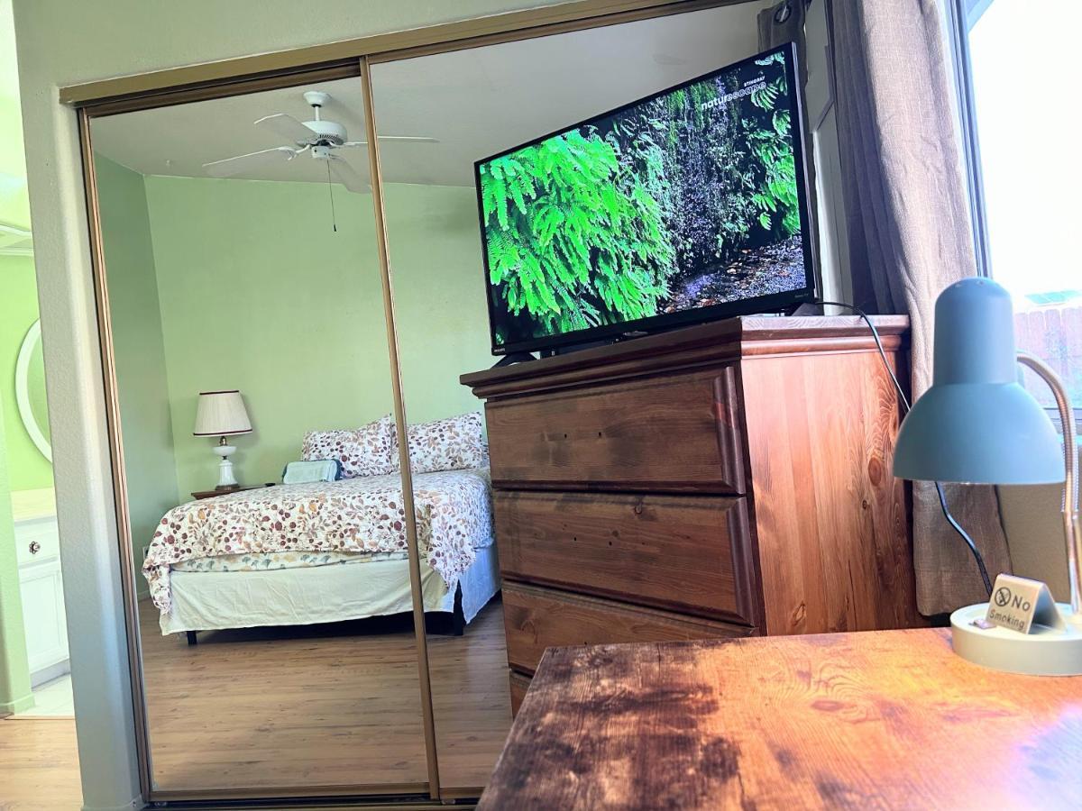 Vineyard Vista Suite With Tv And Private Bathroom Hemet Buitenkant foto