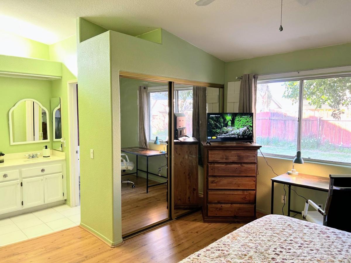 Vineyard Vista Suite With Tv And Private Bathroom Hemet Buitenkant foto